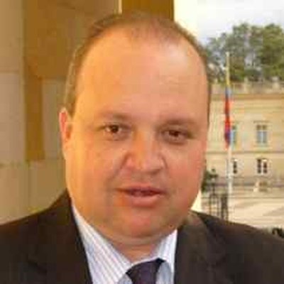 Jorge Enrique Velez Garcia